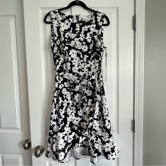 Calvin Klein Black/White Floral Dress w Belt